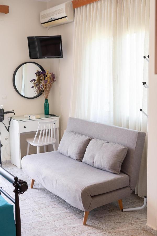 סאמי Pavlatos Apartments & Studios מראה חיצוני תמונה